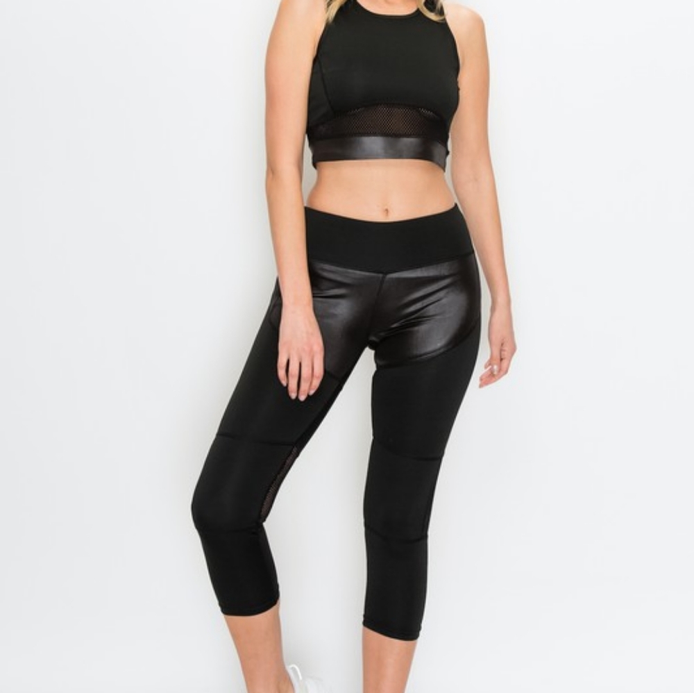 Sheer Mesh Top Capri Set - Picture 8 of 8